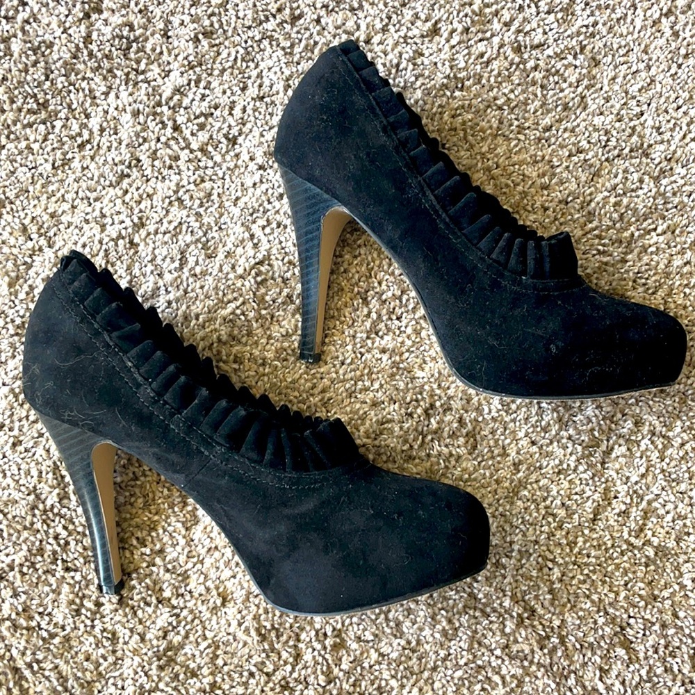 Madden Girl black pumps!